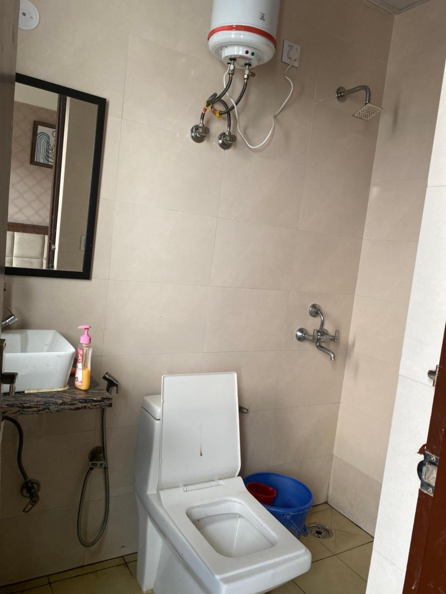 Royal Park Inn Grander Noida Exterior foto