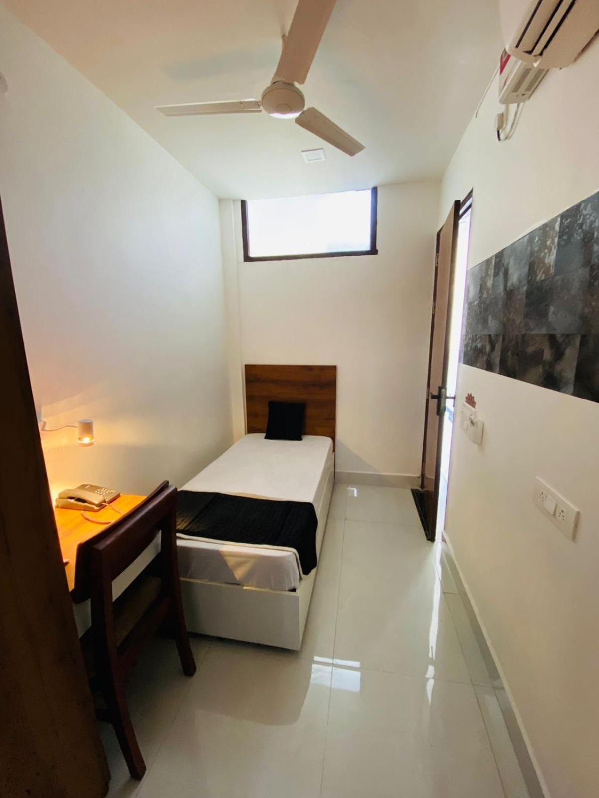 Royal Park Inn Grander Noida Exterior foto