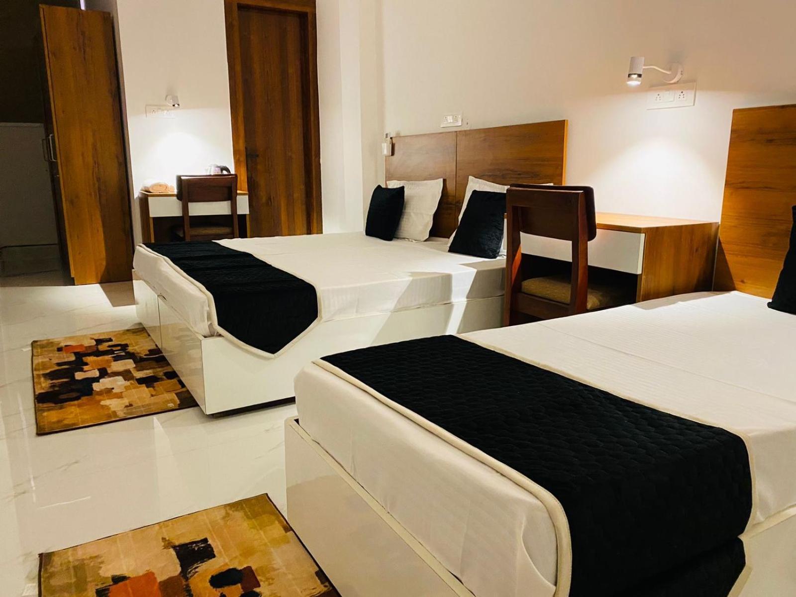Royal Park Inn Grander Noida Exterior foto